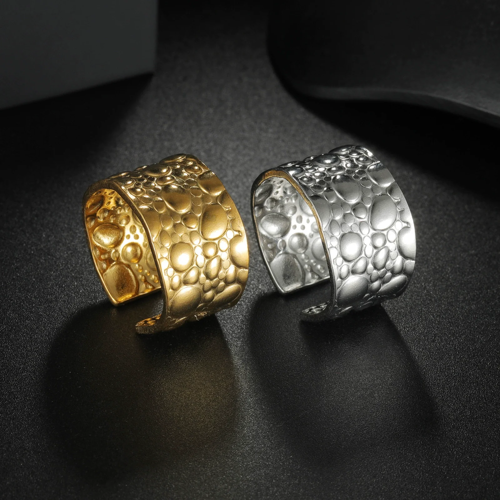 Wholesale Jewelry Geometric Stainless Steel Oil Pressure Three Dimensional Opening Ring With Electroplating