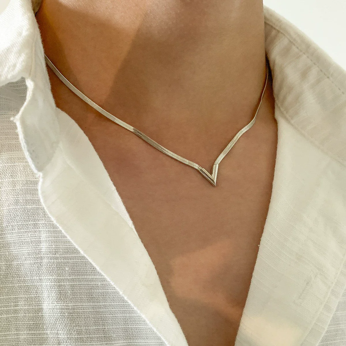 Wholesale Jewelry Hiphop Style Copper Snake Bone Chain Geometric Vshaped Necklace Earrings Electroplated - Image 4