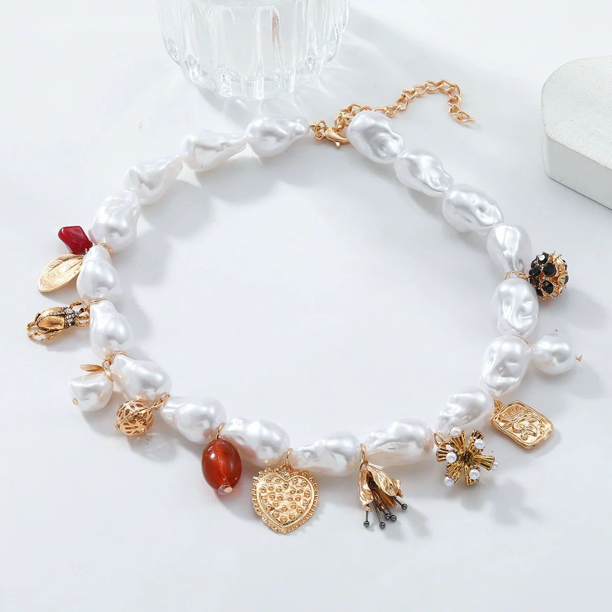 Wholesale Jewelry Imitation Pearl And Alloy Pendant Necklace With Heart Insect Leaves Geometric Pattern Electroplated - Image 2