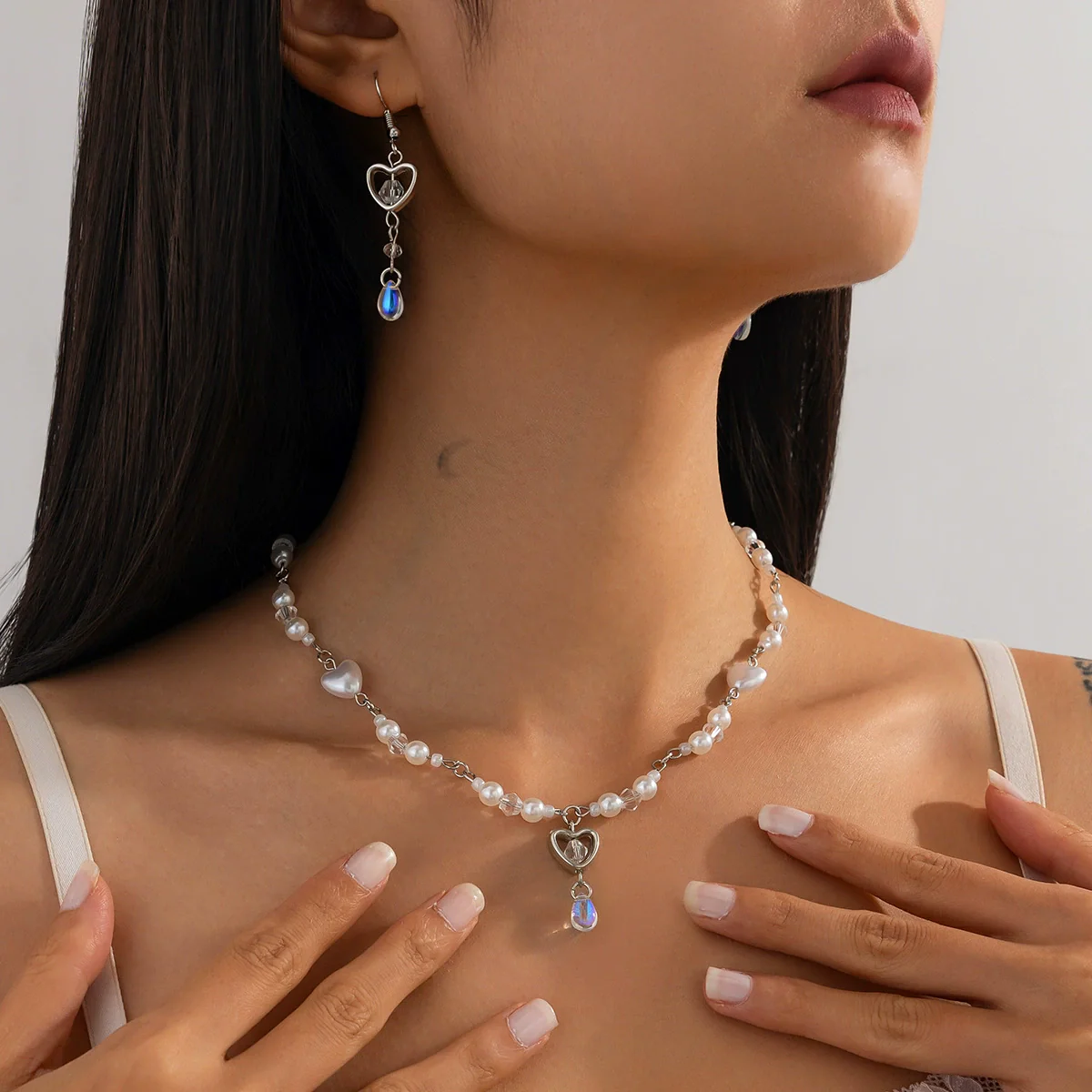 Wholesale Jewelry Imitation Pearl Heartshaped Geometric Electroplated Necklace For Women - Image 6