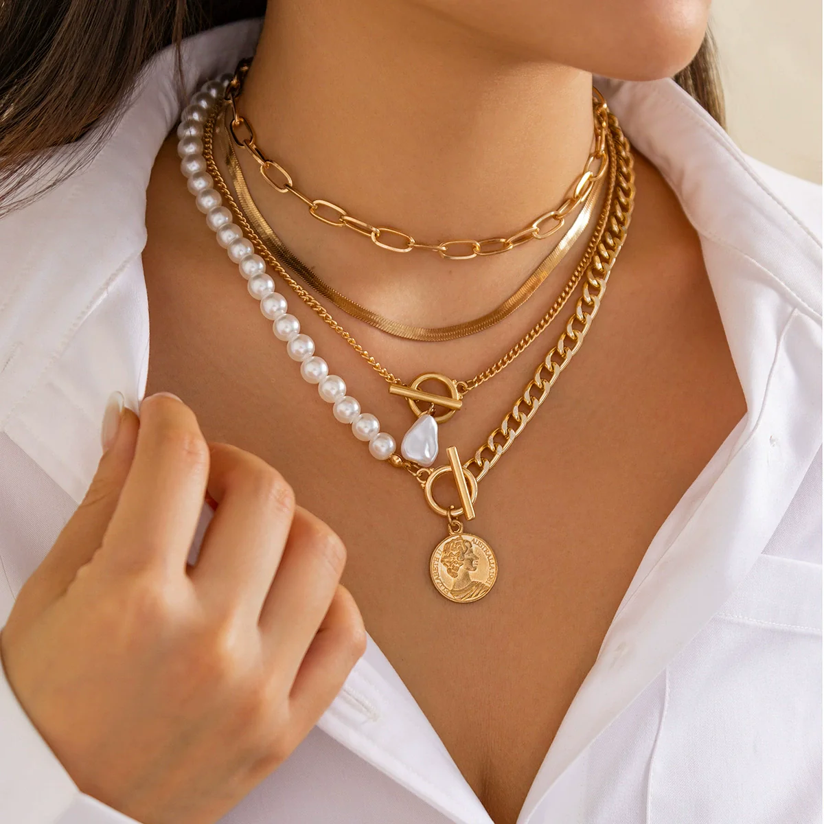 Wholesale Jewelry Ins Style Geometric Alloy Disc Pendant Imitation Pearl Multilayer Clavicle Chain Copperclad Iron Iron Copper Alloy Electroplated