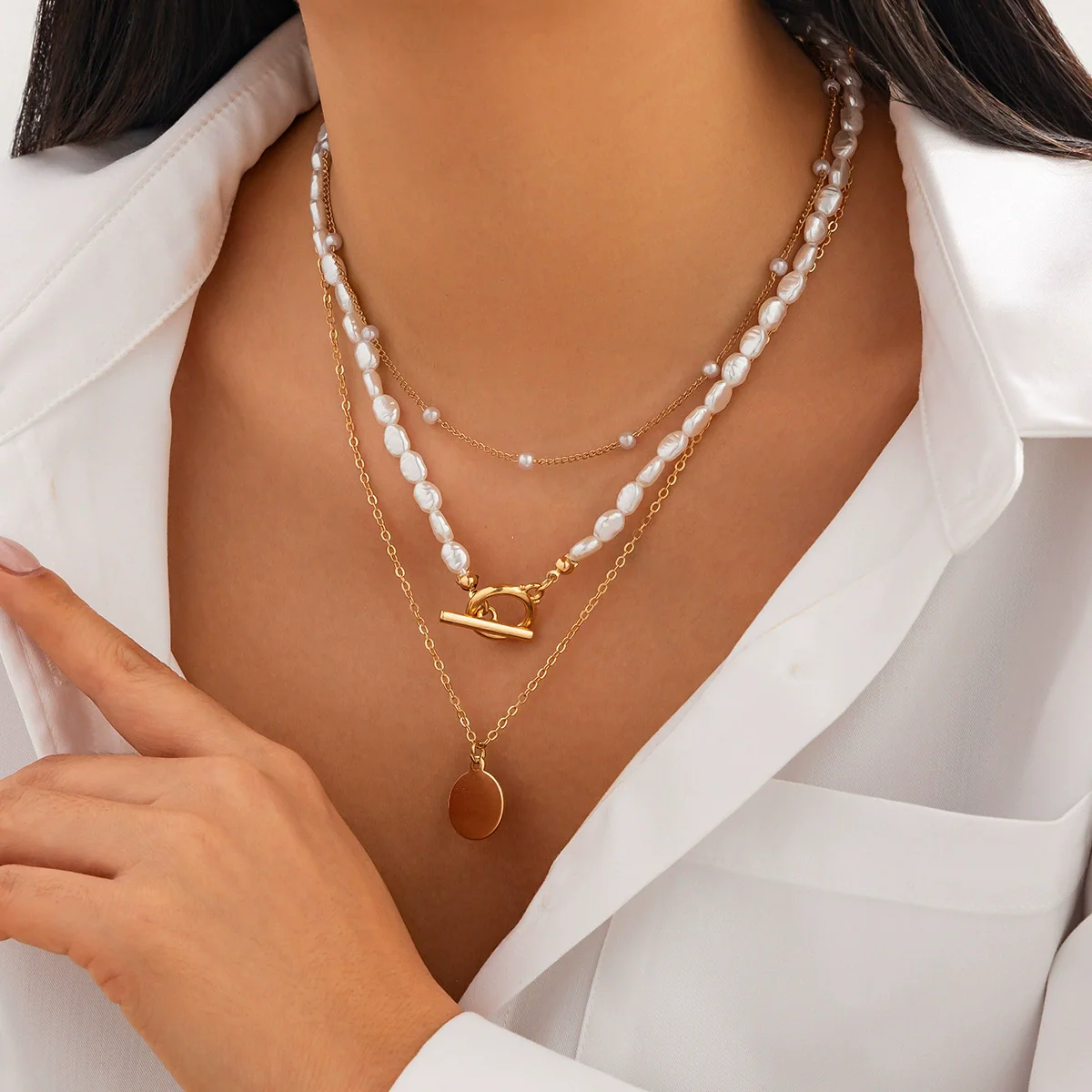 Wholesale Jewelry Ins Style Geometric Alloy Disc Pendant Imitation Pearl Multilayer Clavicle Chain Copperclad Iron Iron Copper Alloy Electroplated - Image 2