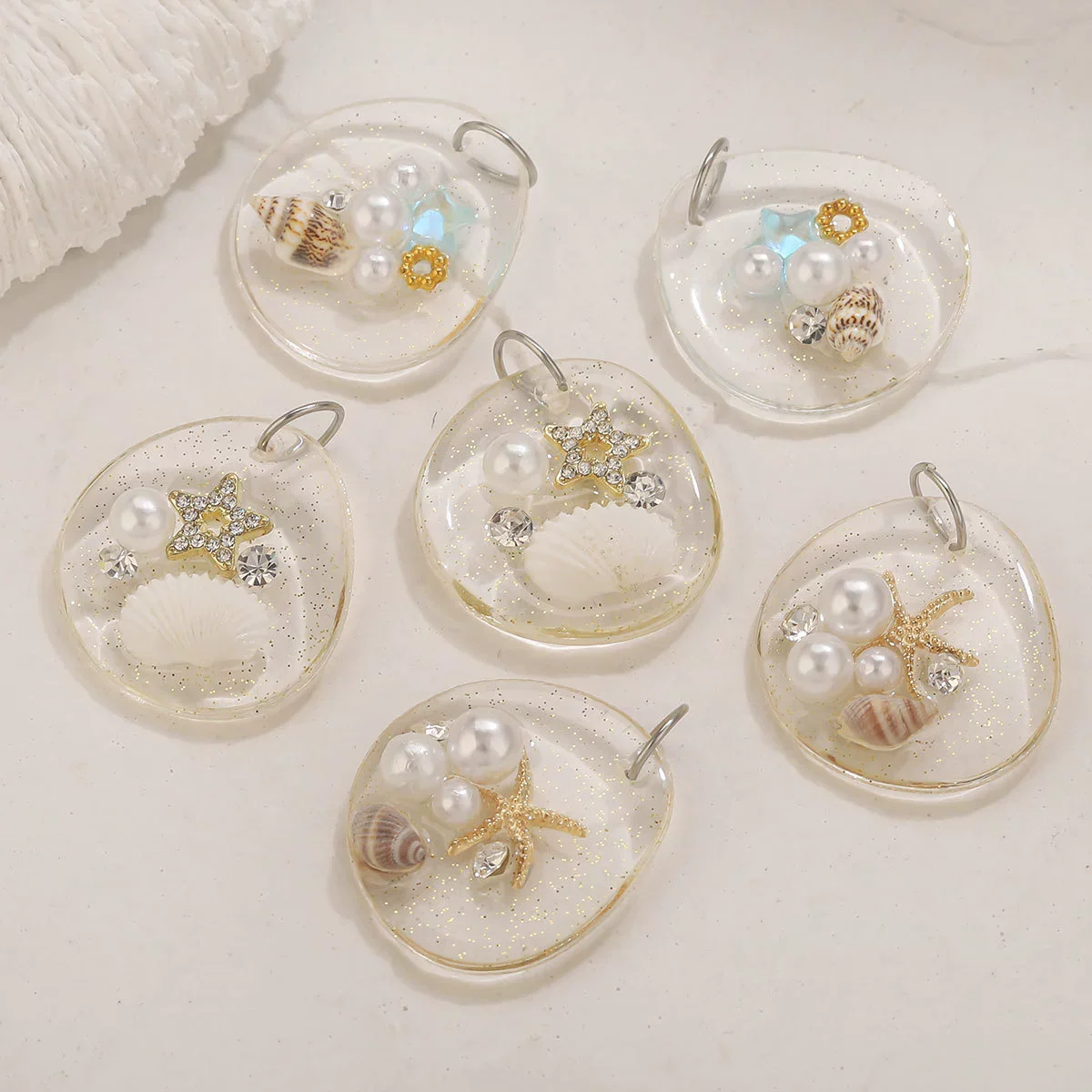 Wholesale Jewelry Ocean Series Pearl Resin Pendant Necklace With Conch Shell Design Irregular Shape Plastic Resin Electroplated