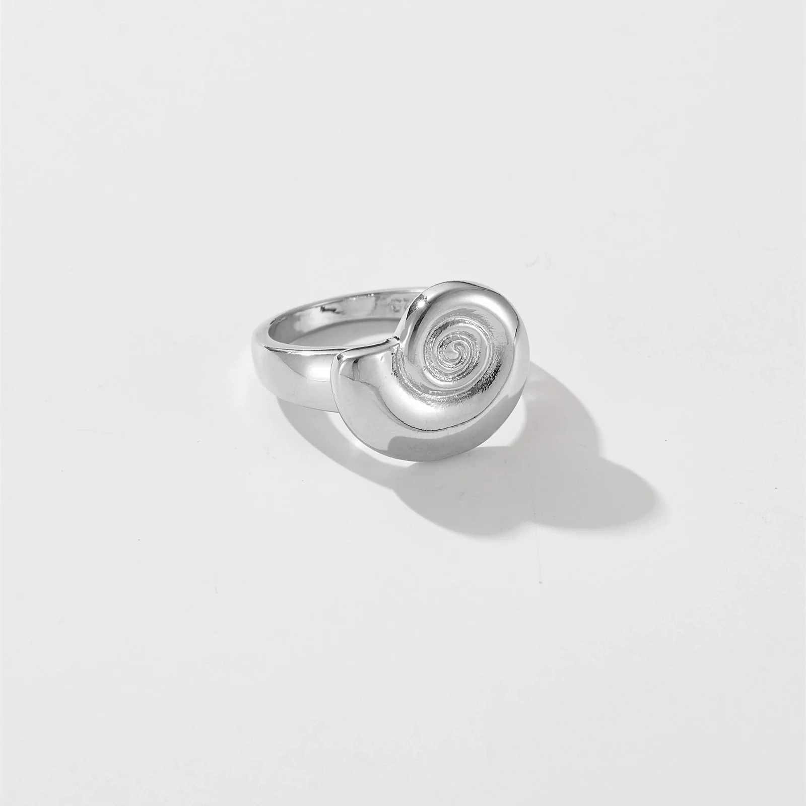 Wholesale Jewelry Punk Style Snail Design Copper Ring With Platinum And 18K Gold Electroplating For Women - Image 6