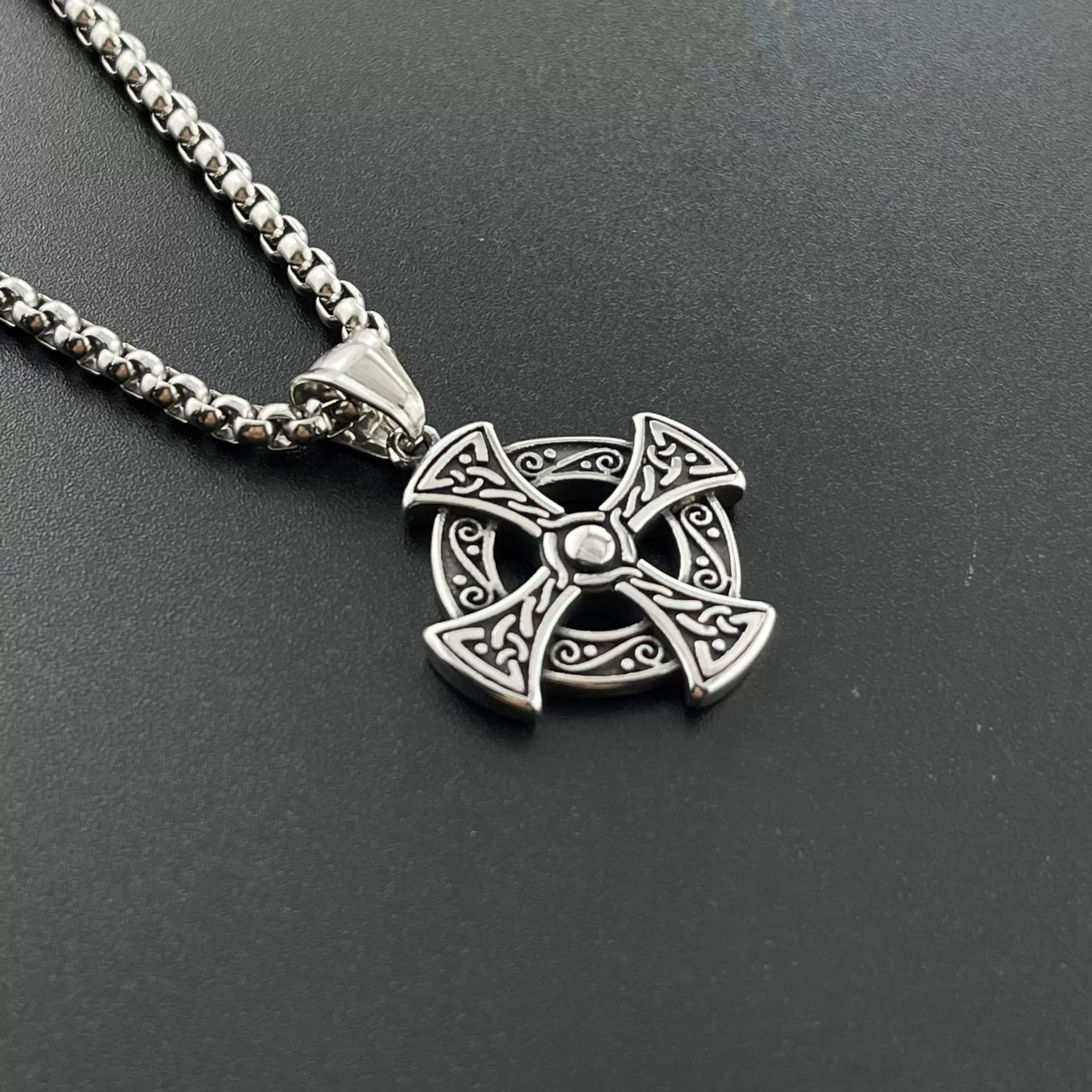 Wholesale Jewelry Punk Viking Celtic Knot Cross Stainless Steel Casting Polishing Unisex Doll Style