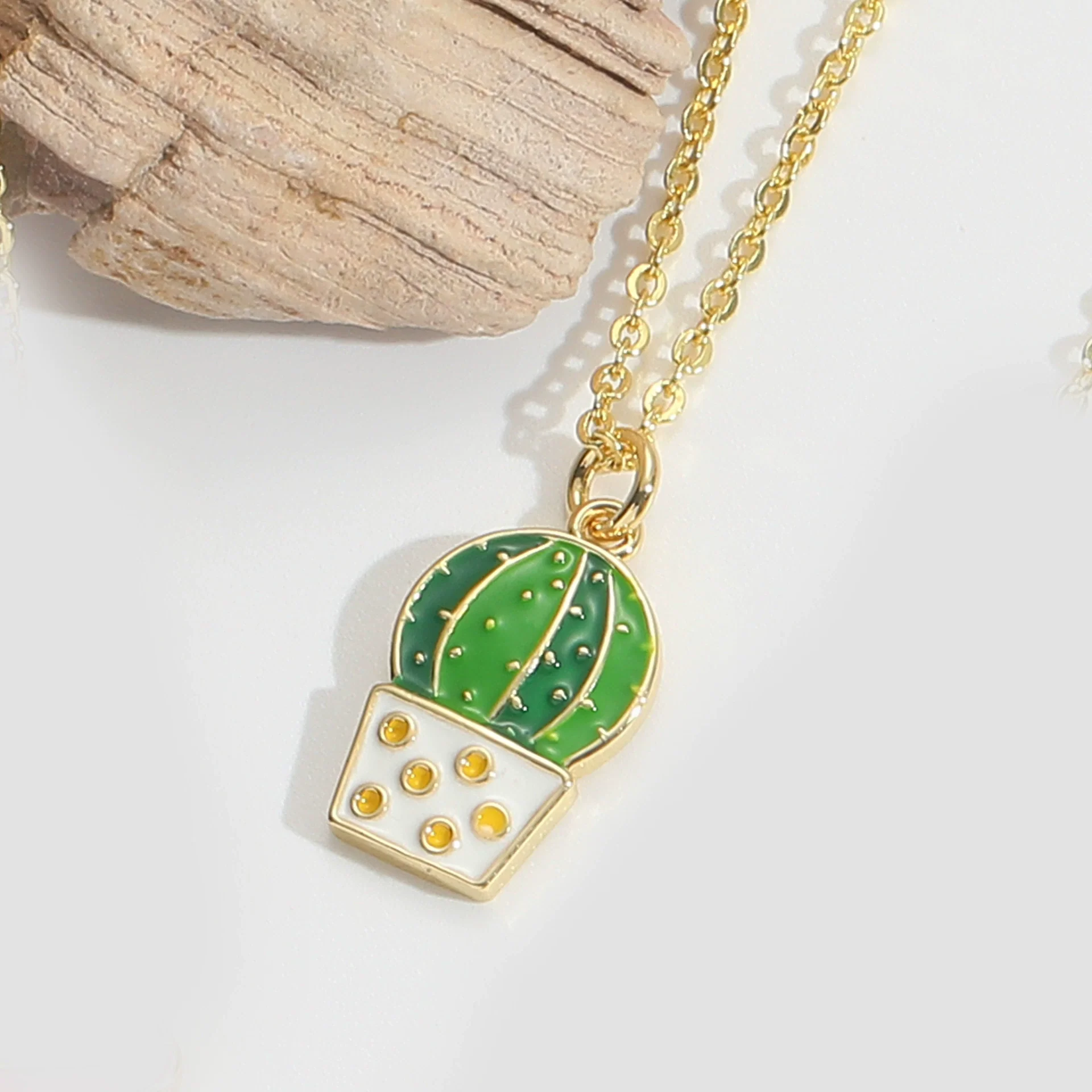Wholesale Jewelry Retro Cute Geometric Copper Mixed Gemstone Setting Electroplated Pendant Clavicle Chain Necklace For Women - Image 11