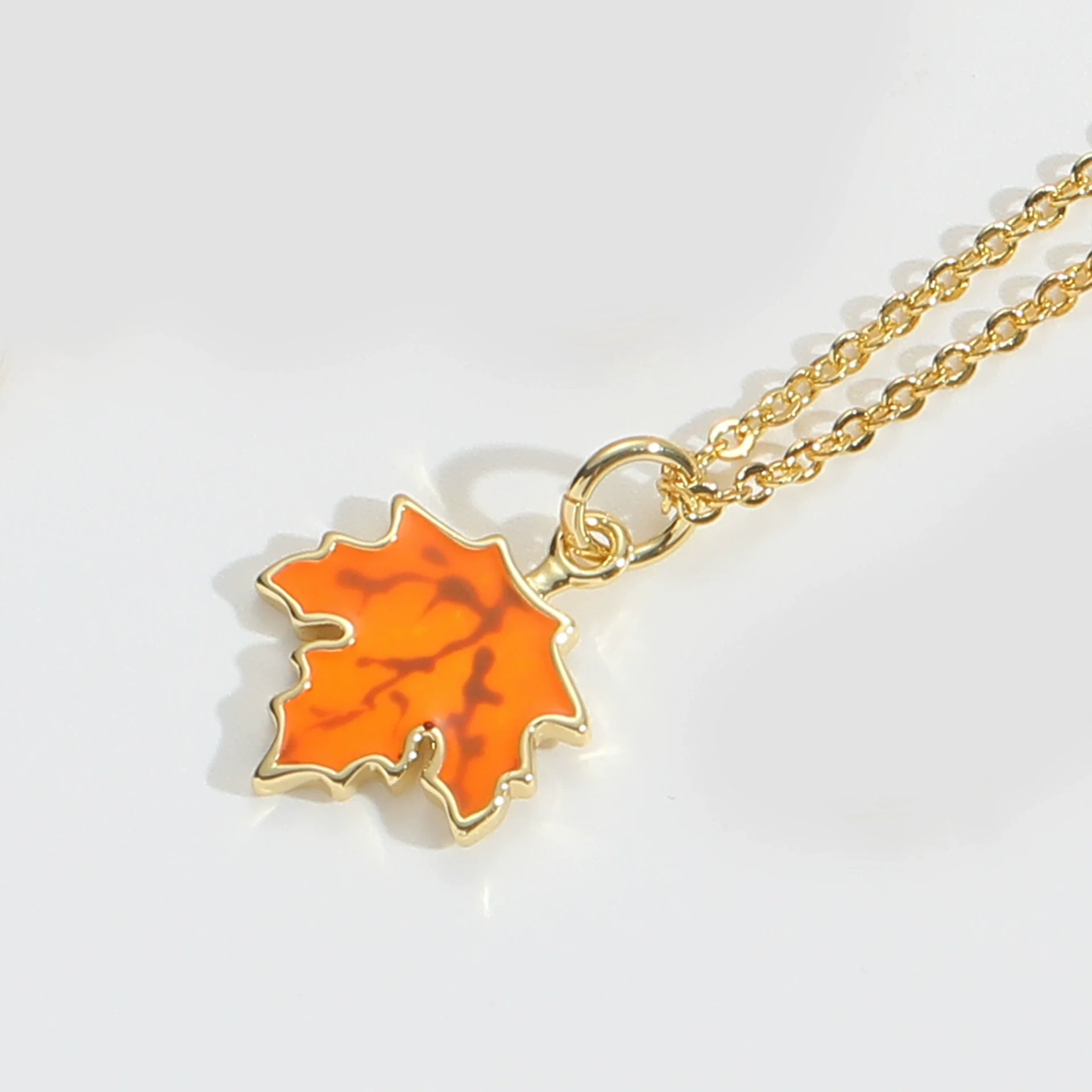 Wholesale Jewelry Retro Cute Geometric Copper Mixed Gemstone Setting Electroplated Pendant Clavicle Chain Necklace For Women - Image 7
