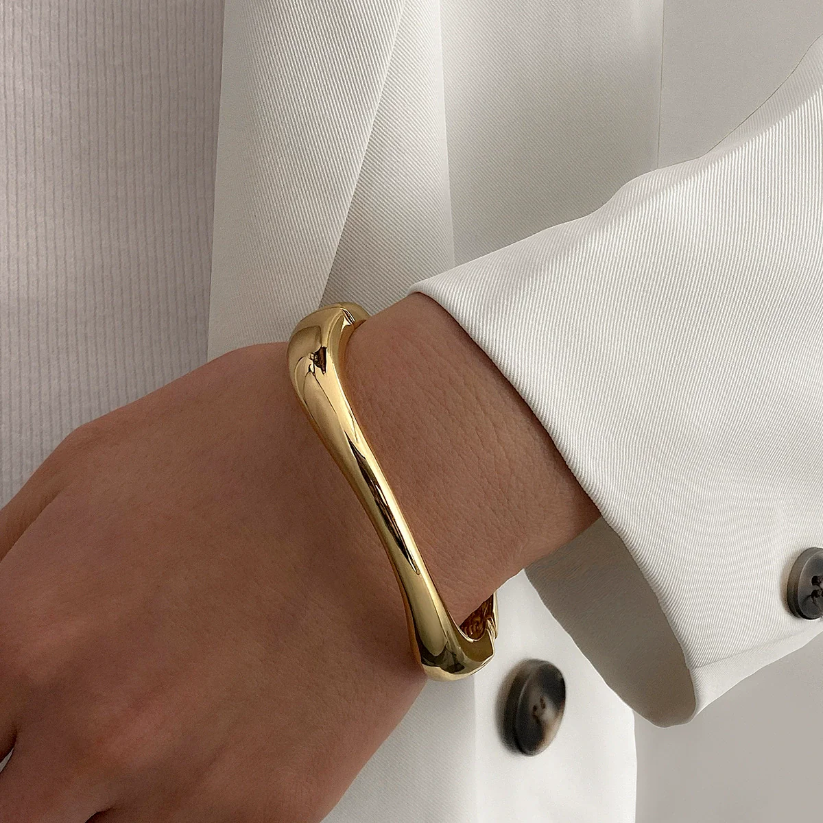 Wholesale Jewelry Retro Exaggerated Irregular Pleated Alloy Bracelet With Electroplating - Image 7