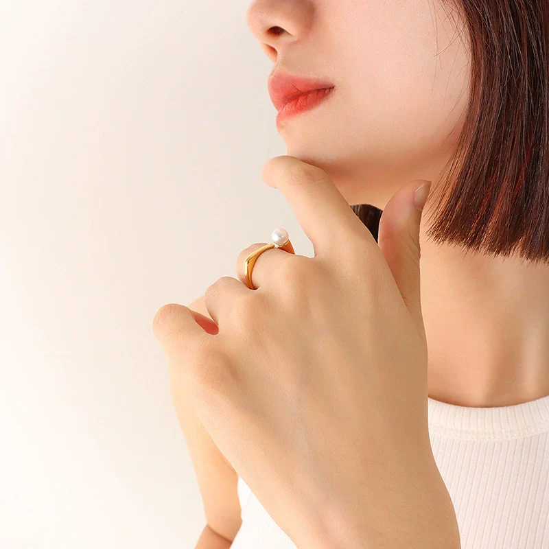 Wholesale Jewelry Retro Fashion Imitation Pearl Opening Ring Titanium Steel Gold Plated Geometric Women's Ring - Image 6