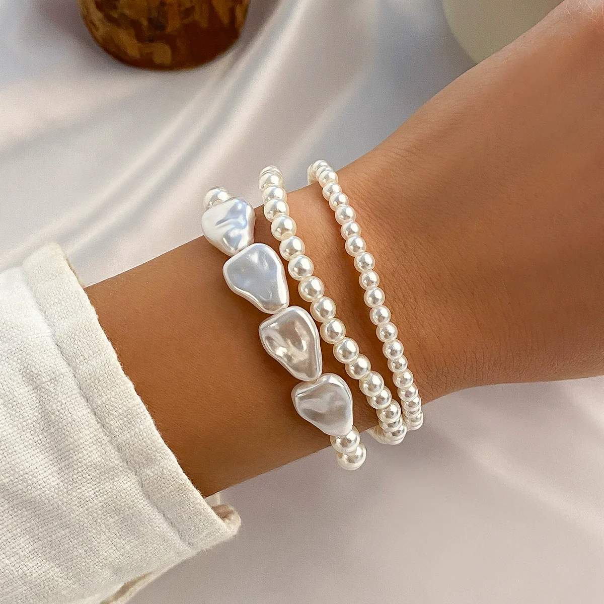 Wholesale Jewelry Retro Geometric Style Pearl Beaded Multilayered Necklace For Women - Image 9