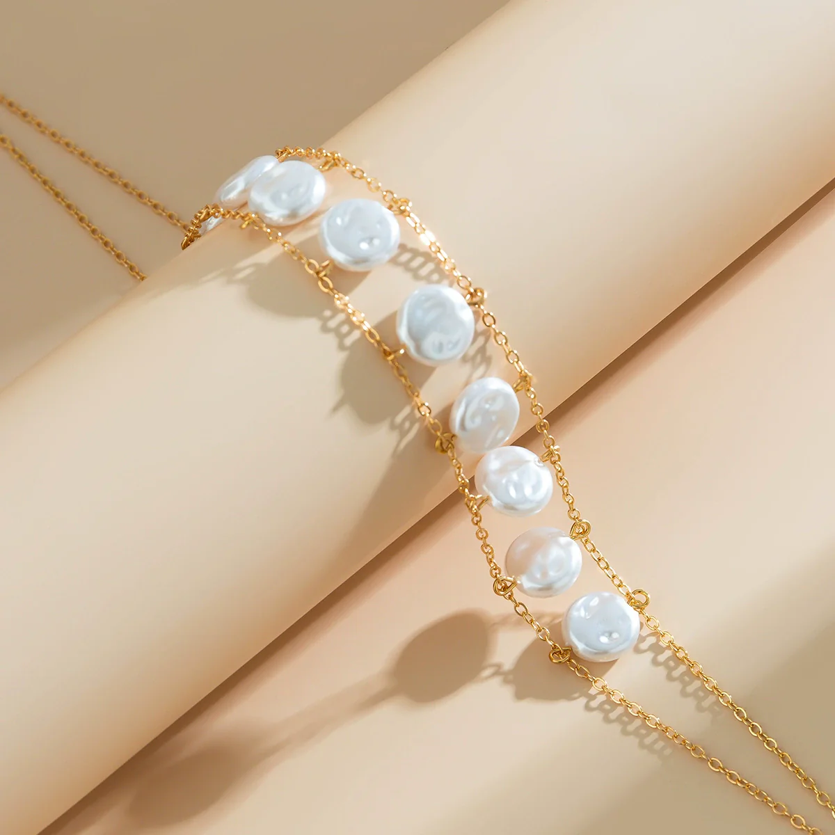Wholesale Jewelry Retro Oblate Imitation Pearl Necklace With Geometric Pattern And Electroplating Ochain For Women - Image 3