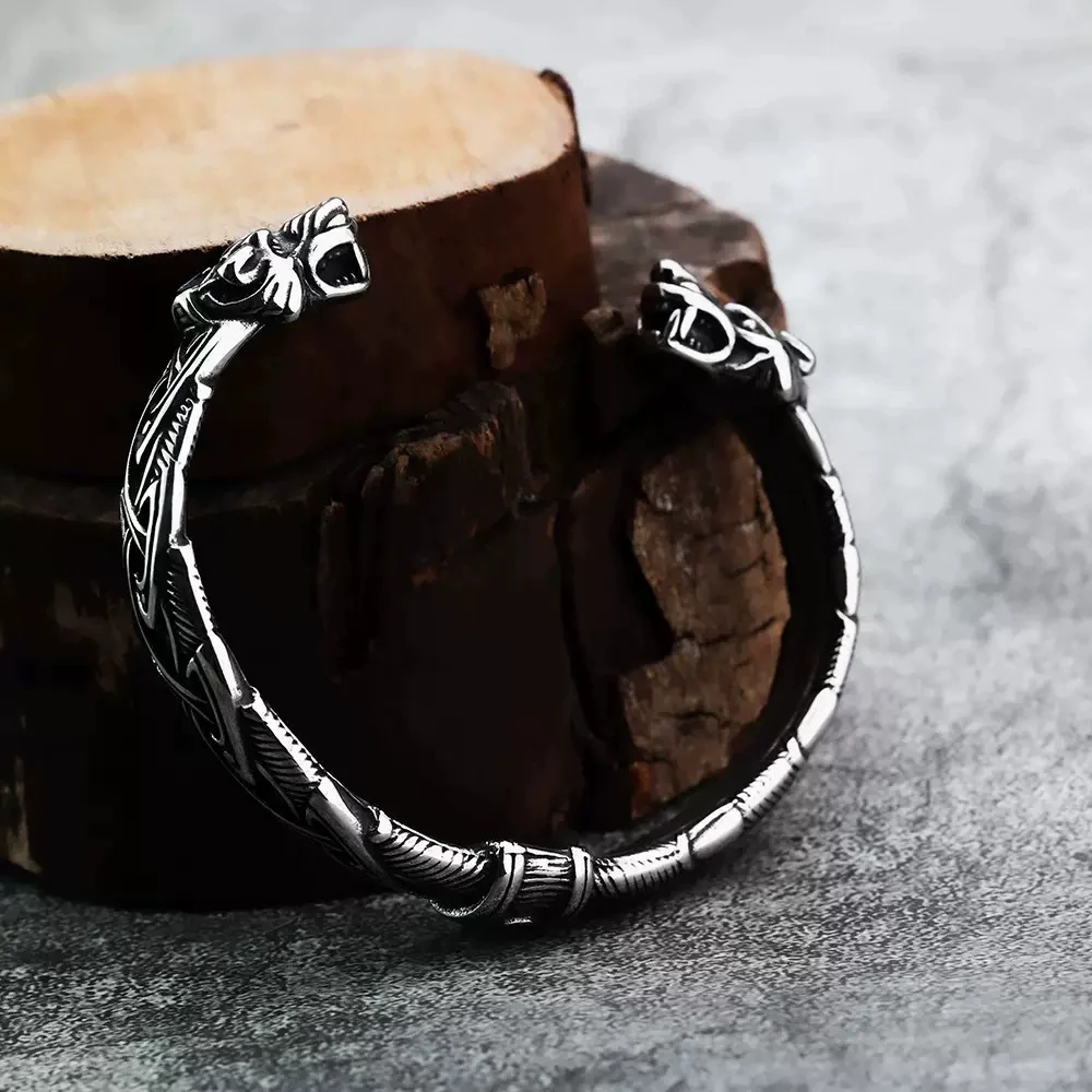 Wholesale Jewelry Retro Pirate Style Double Wolf Head Cshaped Stainless Steel Polish Bracelet - Image 3