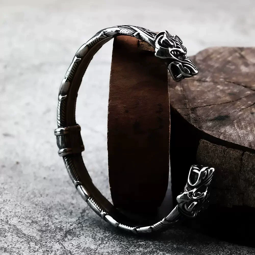 Wholesale Jewelry Retro Pirate Style Double Wolf Head Cshaped Stainless Steel Polish Bracelet - Image 4