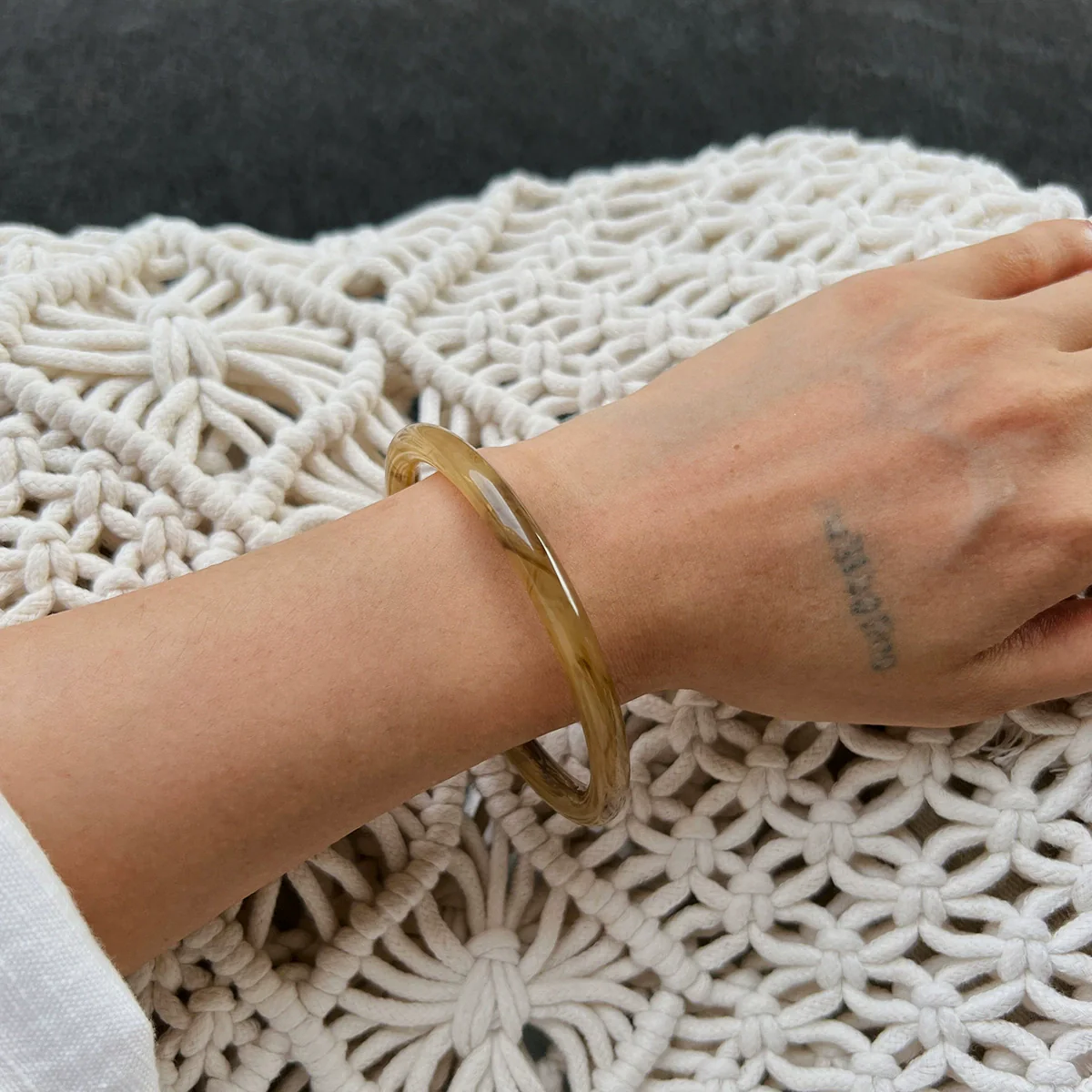 Wholesale Jewelry Retro Style Geometric Resin Handmade Halo Gradient Bracelet For Women - Image 8