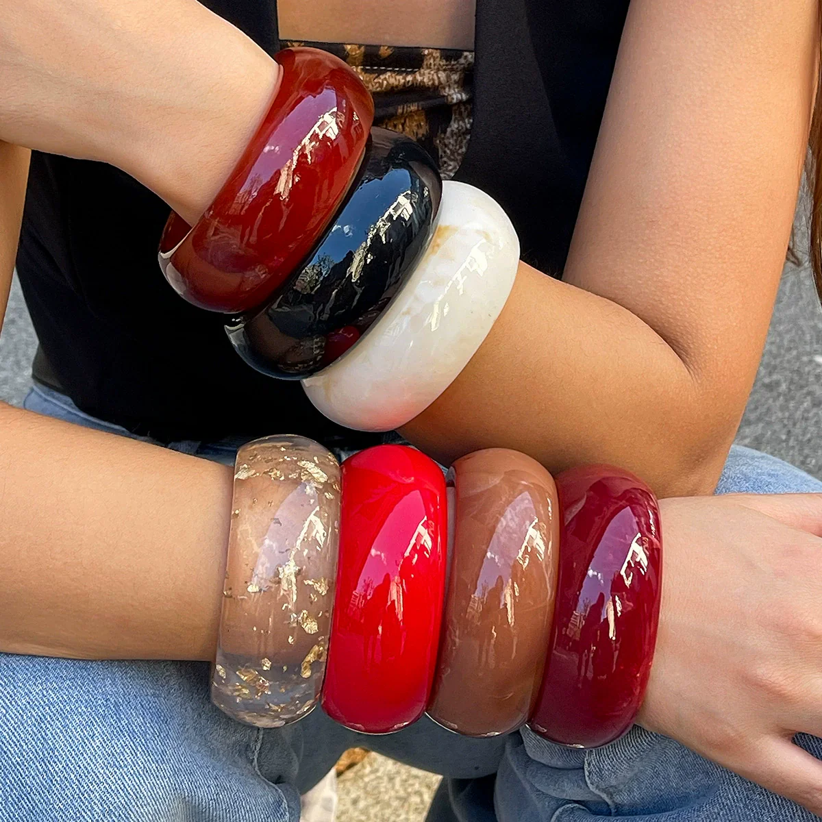 Wholesale Jewelry Retro Vintage Style Geometric Acrylic Plated Round Curved Bracelet