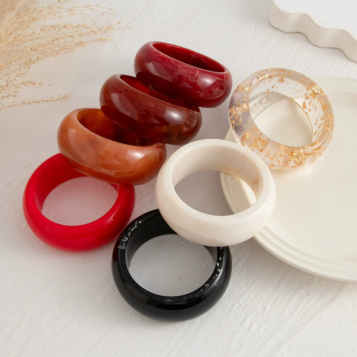 Wholesale Jewelry Retro Vintage Style Geometric Acrylic Plated Round Curved Bracelet - Image 4