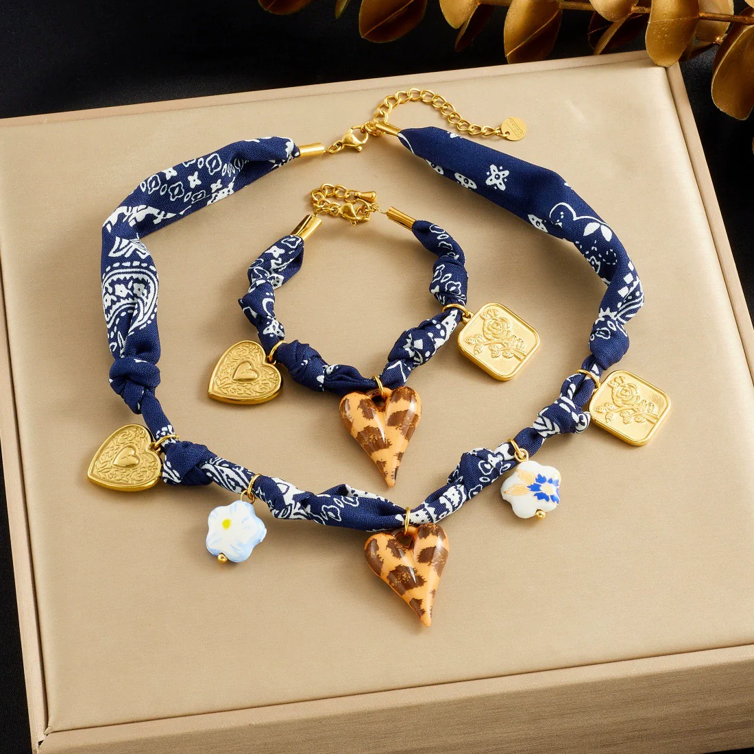 Wholesale Jewelry Set Dark Blue Printed Leopard Print Heart Shaped Ceramic Stainless Steel Electroplated Jewelry For Women