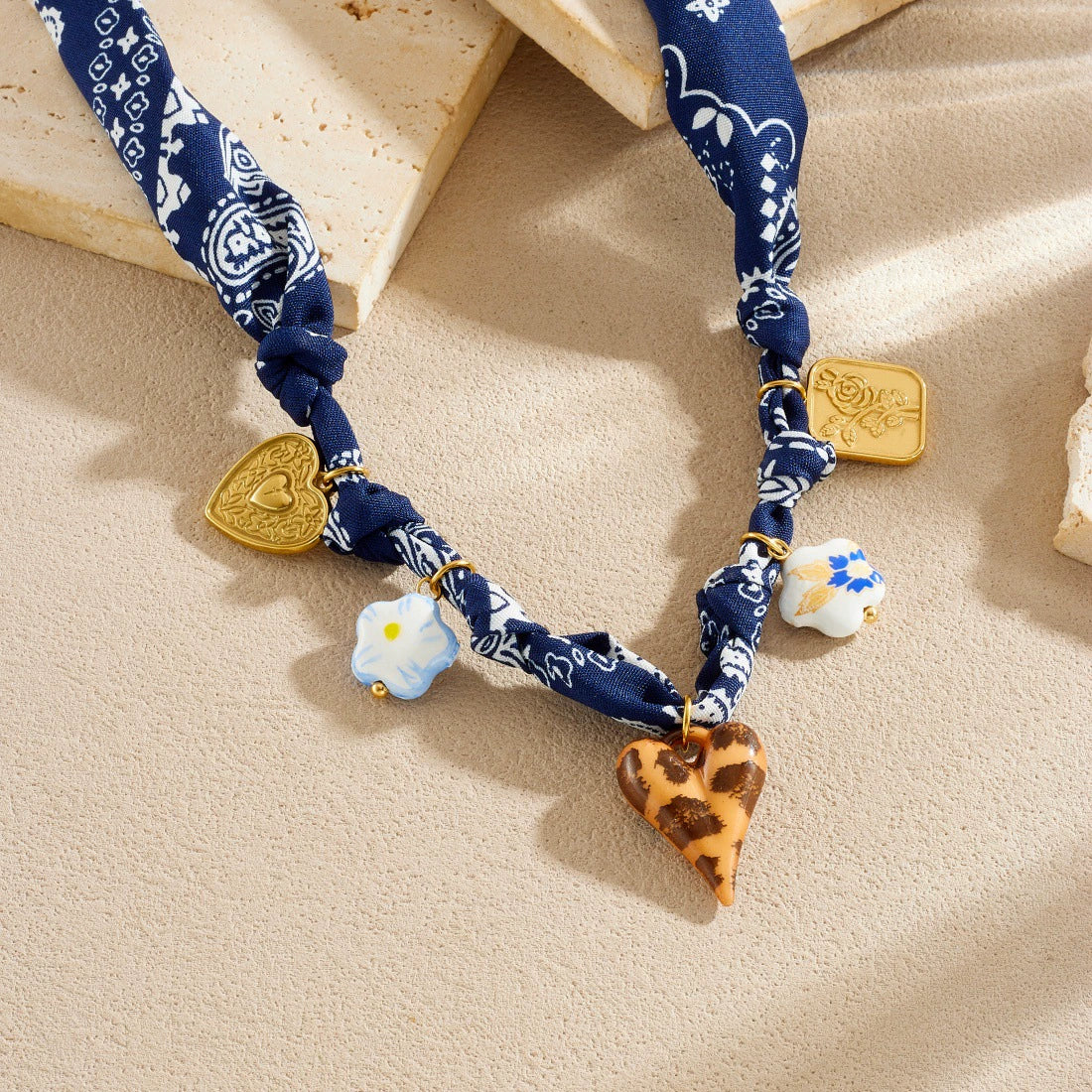 Wholesale Jewelry Set Dark Blue Printed Leopard Print Heart Shaped Ceramic Stainless Steel Electroplated Jewelry For Women - Image 2