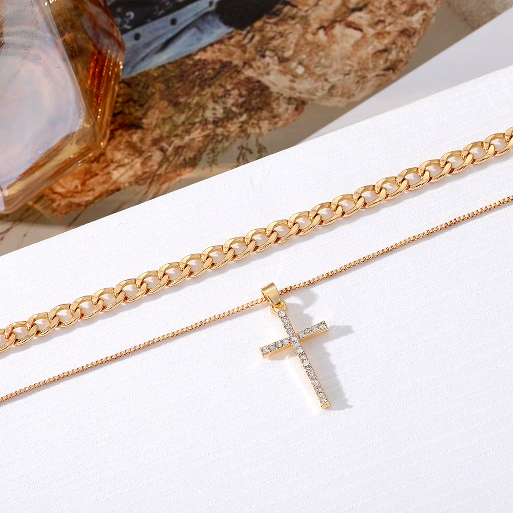 Wholesale Jewelry Simple Multilayer Cross Alloy Ochain Necklace For Women With Geometric Pattern And Diamond Design - Image 2