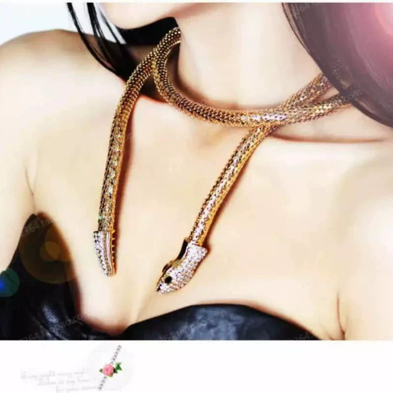 Wholesale Jewelry Snakeshaped Hollow Alloy Chain Necklace Inlaid With Rhinestone
