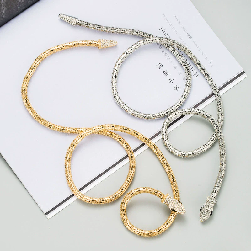 Wholesale Jewelry Snakeshaped Hollow Alloy Chain Necklace Inlaid With Rhinestone - Image 2