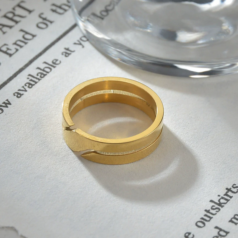 Wholesale Jewelry Stainless Steel Geometric Cut Out Vacuum Electroplated Couple Ring - Image 3
