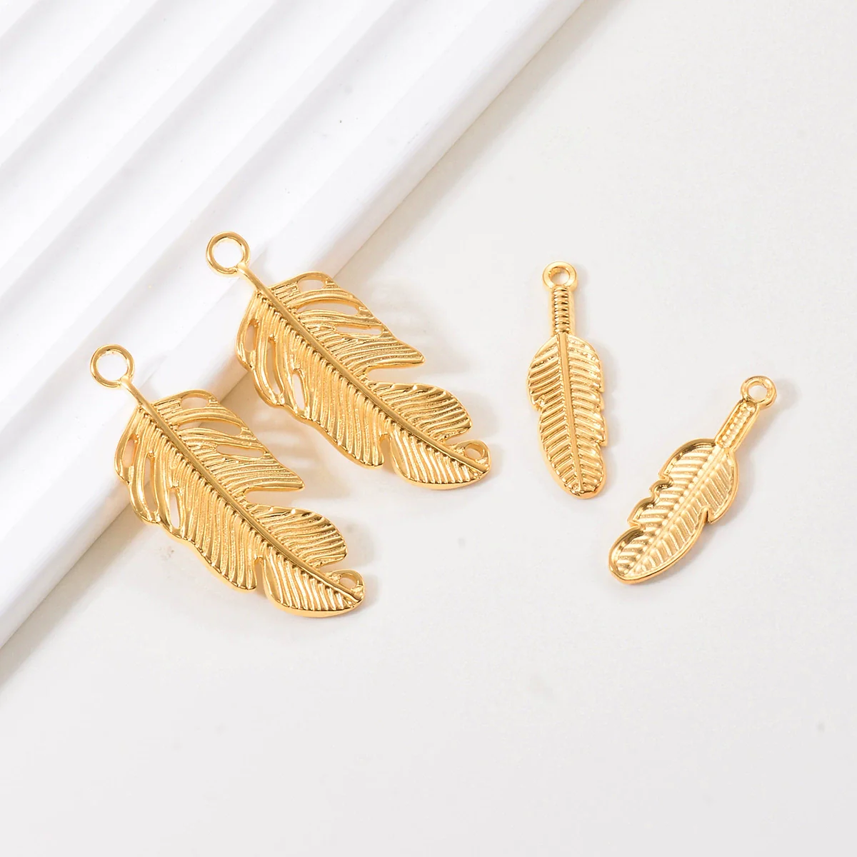 Wholesale Jewelry Stainless Steel Golden Feather Leaves Pendant Electroplated Accessories Necklace Earrings - Image 4