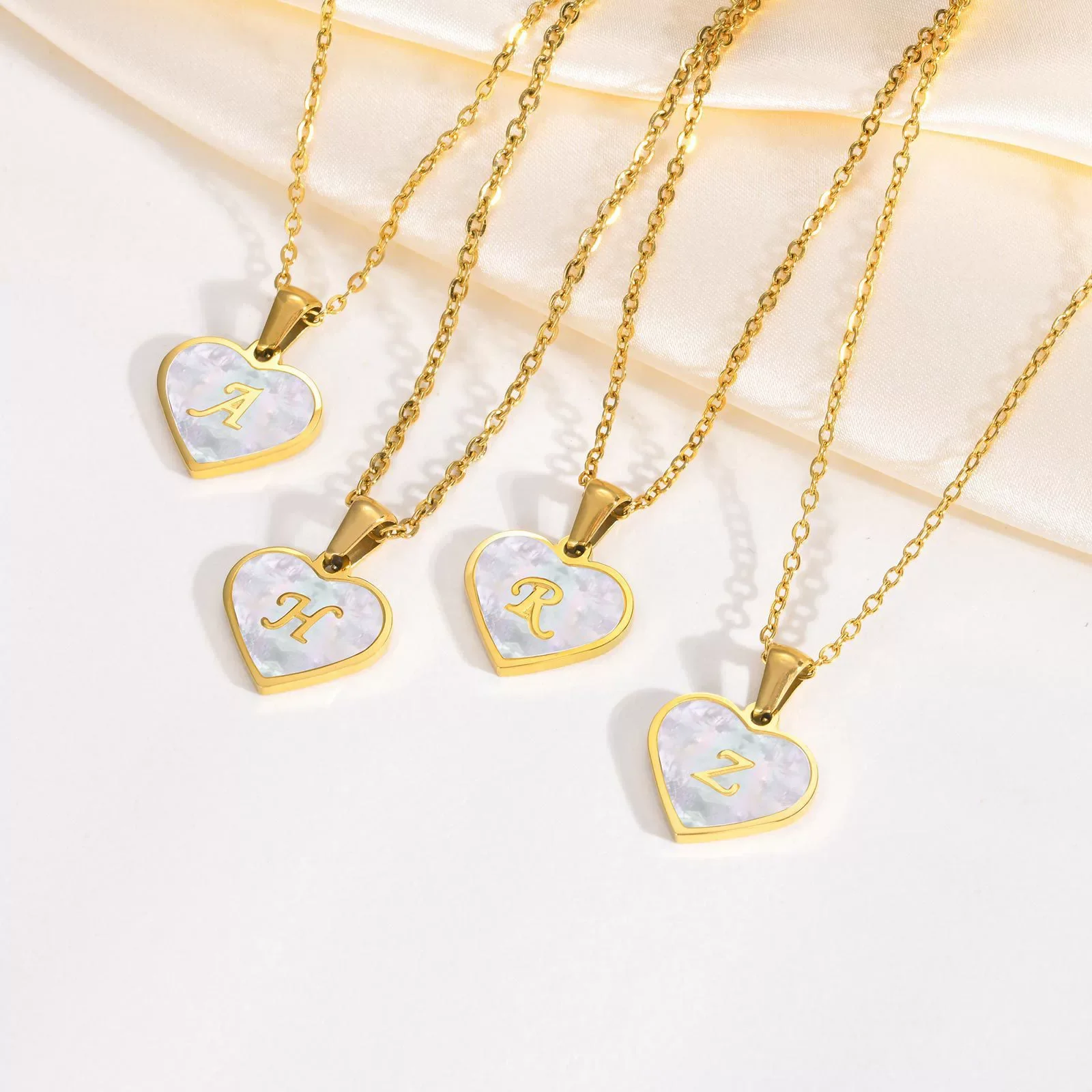 Wholesale Jewelry Stainless Steel Heart Shaped Pendant Necklace With Electroplating For Female