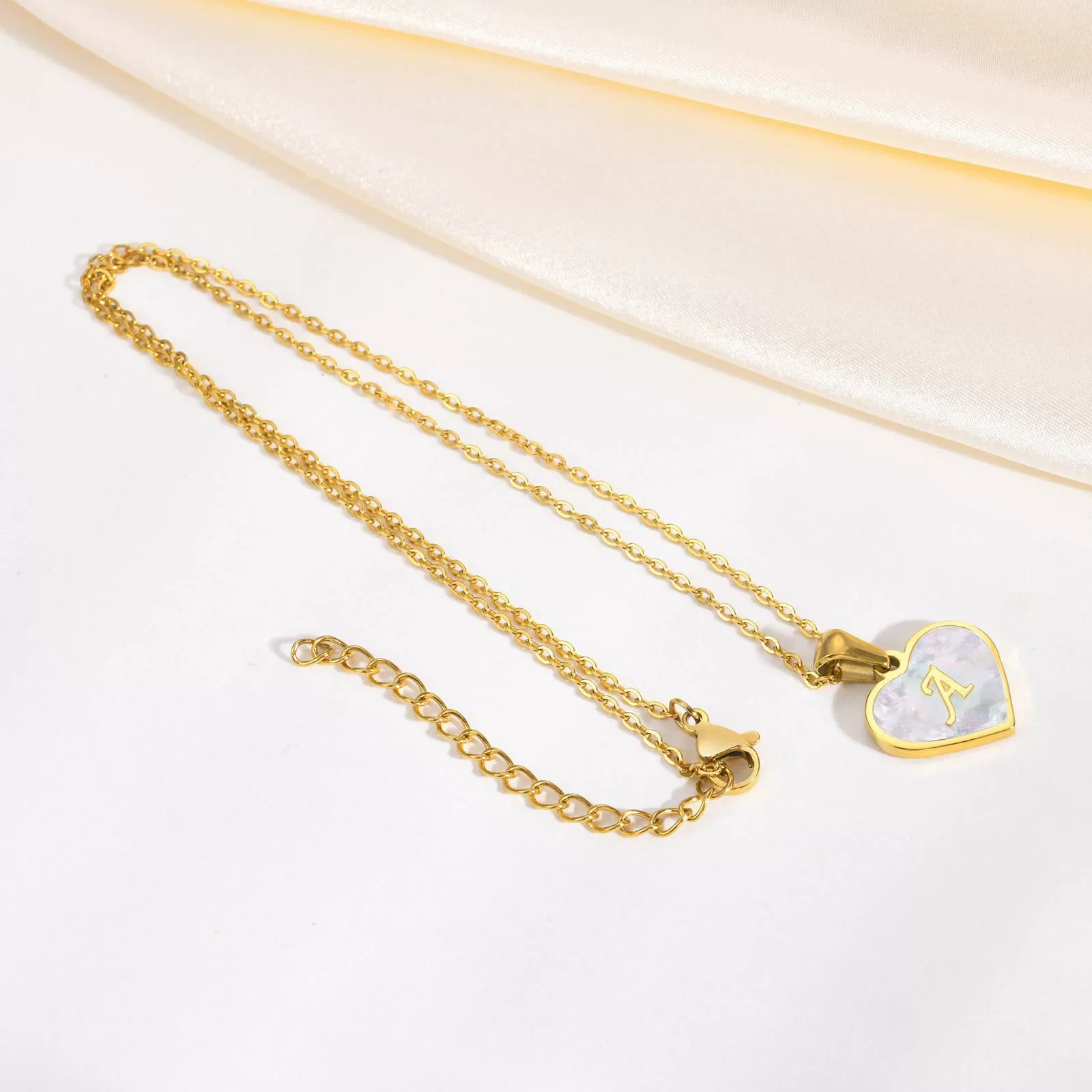 Wholesale Jewelry Stainless Steel Heart Shaped Pendant Necklace With Electroplating For Female - Image 3