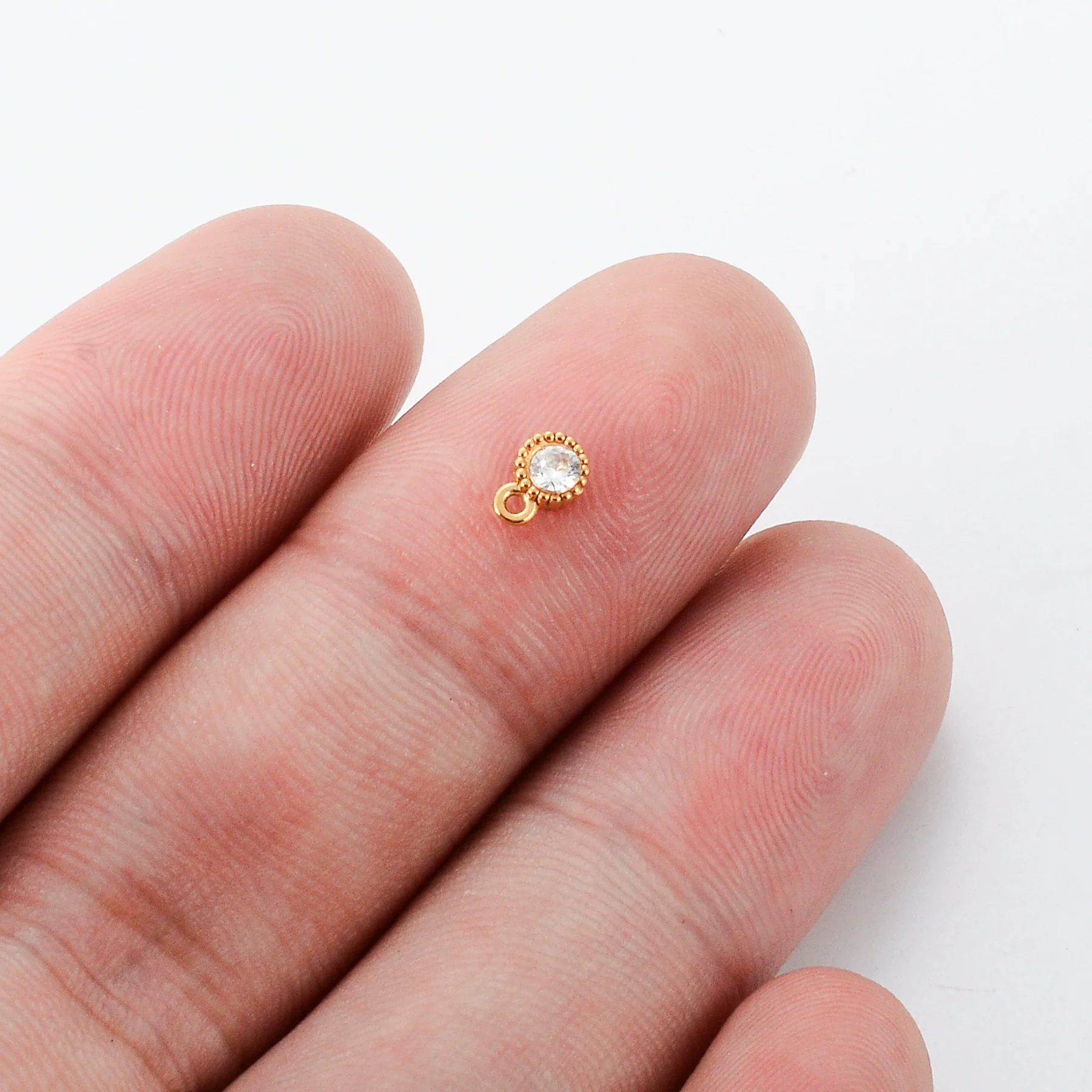 Wholesale Jewelry Stainless Steel Mini Pendant Inlaid Stars Oval Round Zircon Electroplated - Image 12