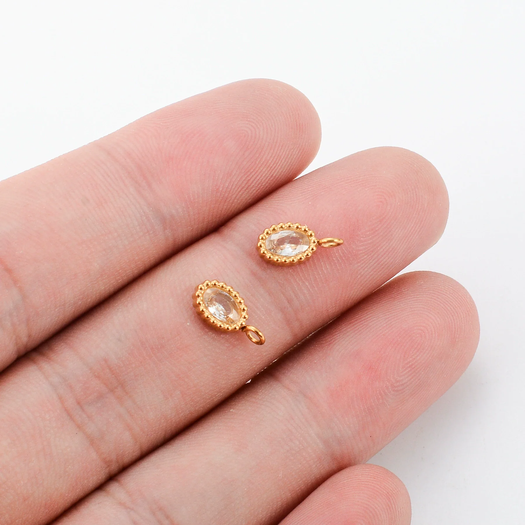 Wholesale Jewelry Stainless Steel Mini Pendant Inlaid Stars Oval Round Zircon Electroplated - Image 9