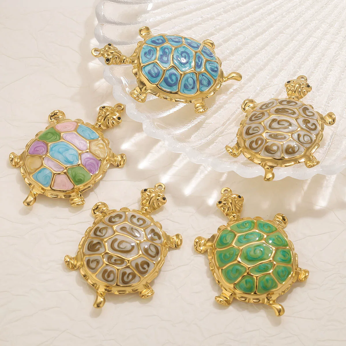 Wholesale Jewelry Stainless Steel Sea Turtle Pendant With Oil Drop Design And Electroplating Process