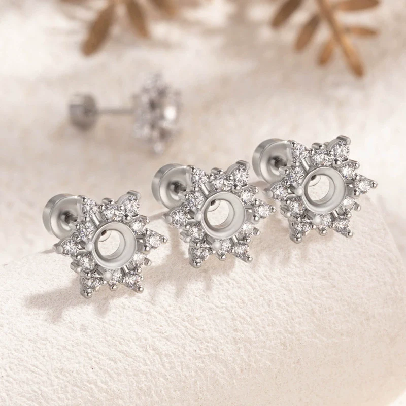 Wholesale Jewelry Stainless Steel Snowflake Ear Nail Accessories With Drilling Position Pin Screw And Polishing Process
