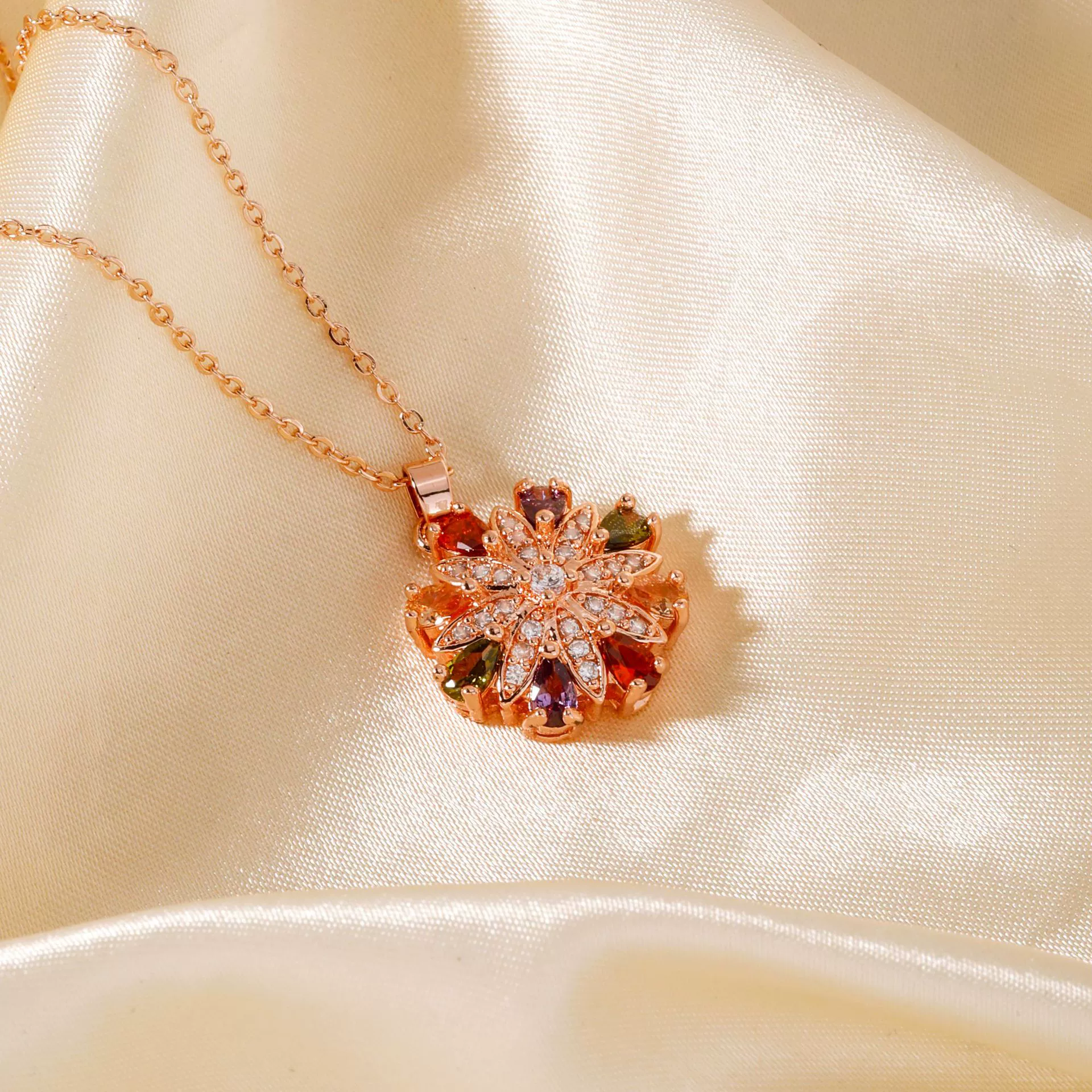 Wholesale Jewelry Sweet Geometric Copper Zircon Electroplated Ochain Pendant Necklace - Image 3