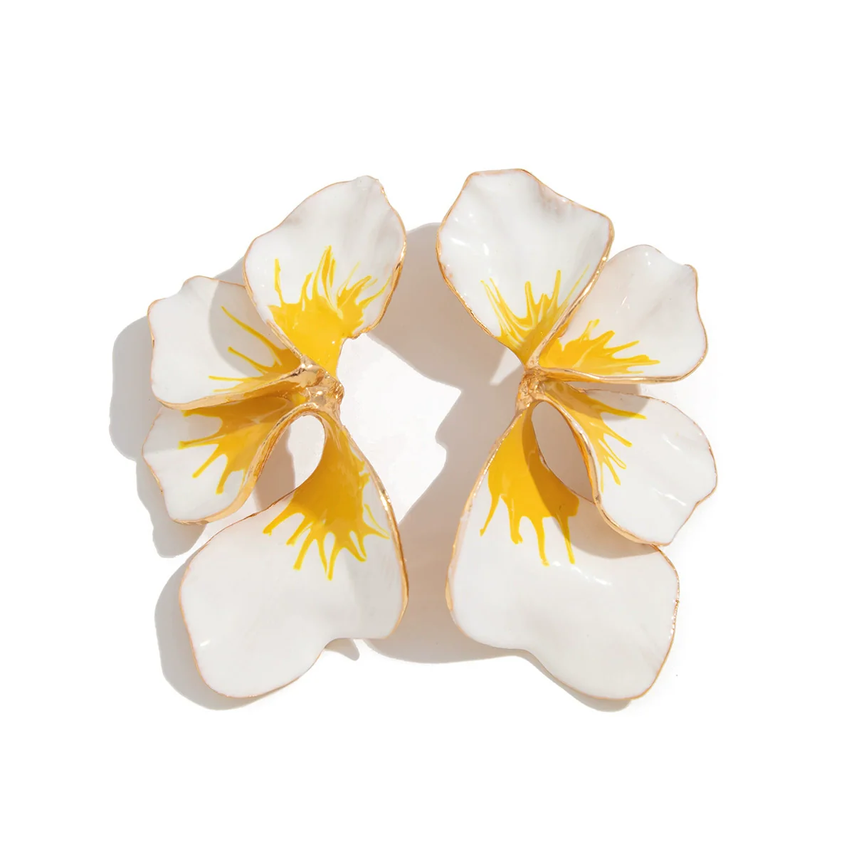 Wholesale Jewelry Sweet Style Flower Shape Alloy Dripping Oil Electroplated Earrings For Women - Image 5