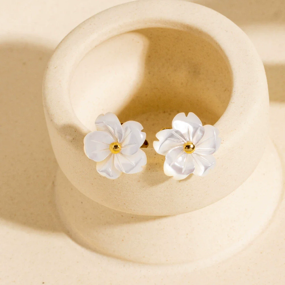 Wholesale Jewelry Sweet Style Shell Inlaid Stainless Steel Flower Shape Necklace Earrings Ring Set - Image 3