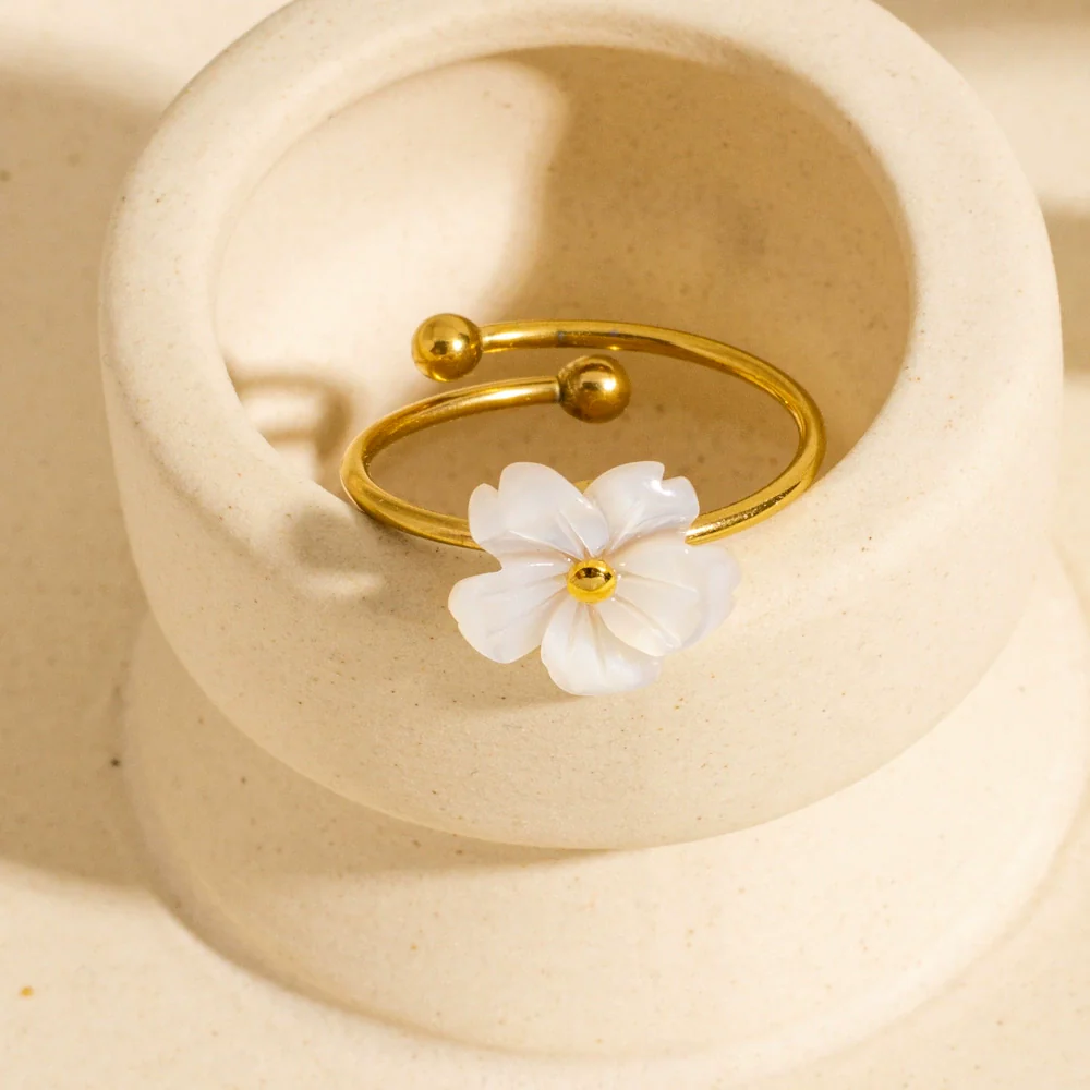 Wholesale Jewelry Sweet Style Shell Inlaid Stainless Steel Flower Shape Necklace Earrings Ring Set - Image 4