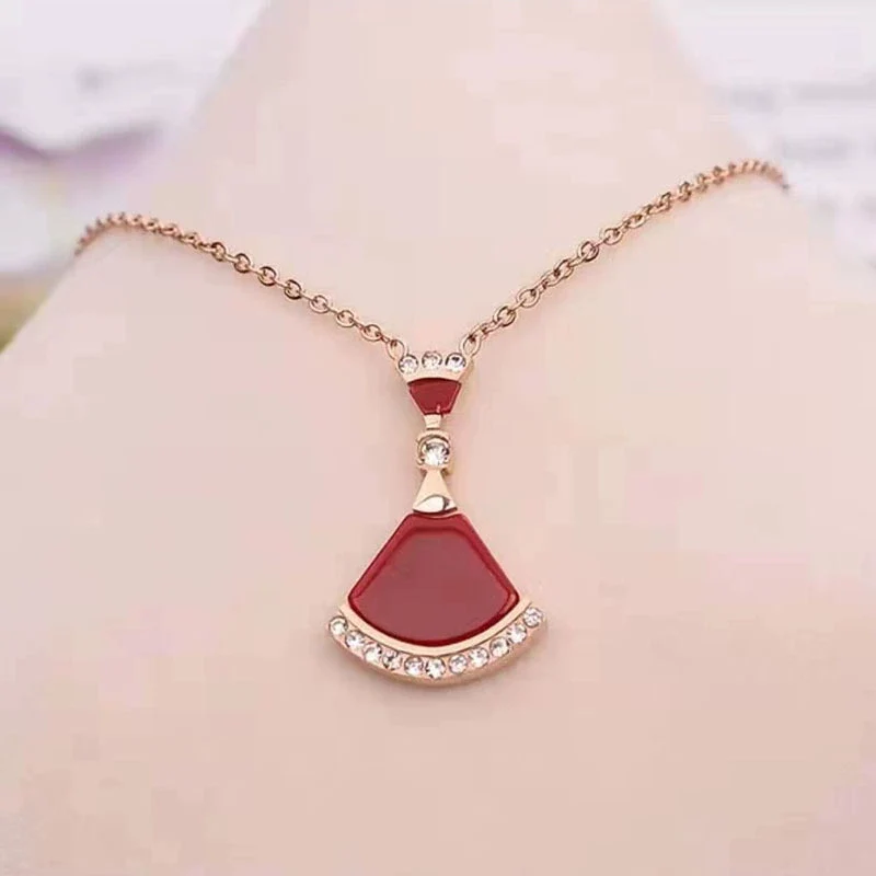 Wholesale Jewelry Titanium Steel Gold Color Pendant Necklace With Flower Pattern For Women Polished Box Chain - Image 12