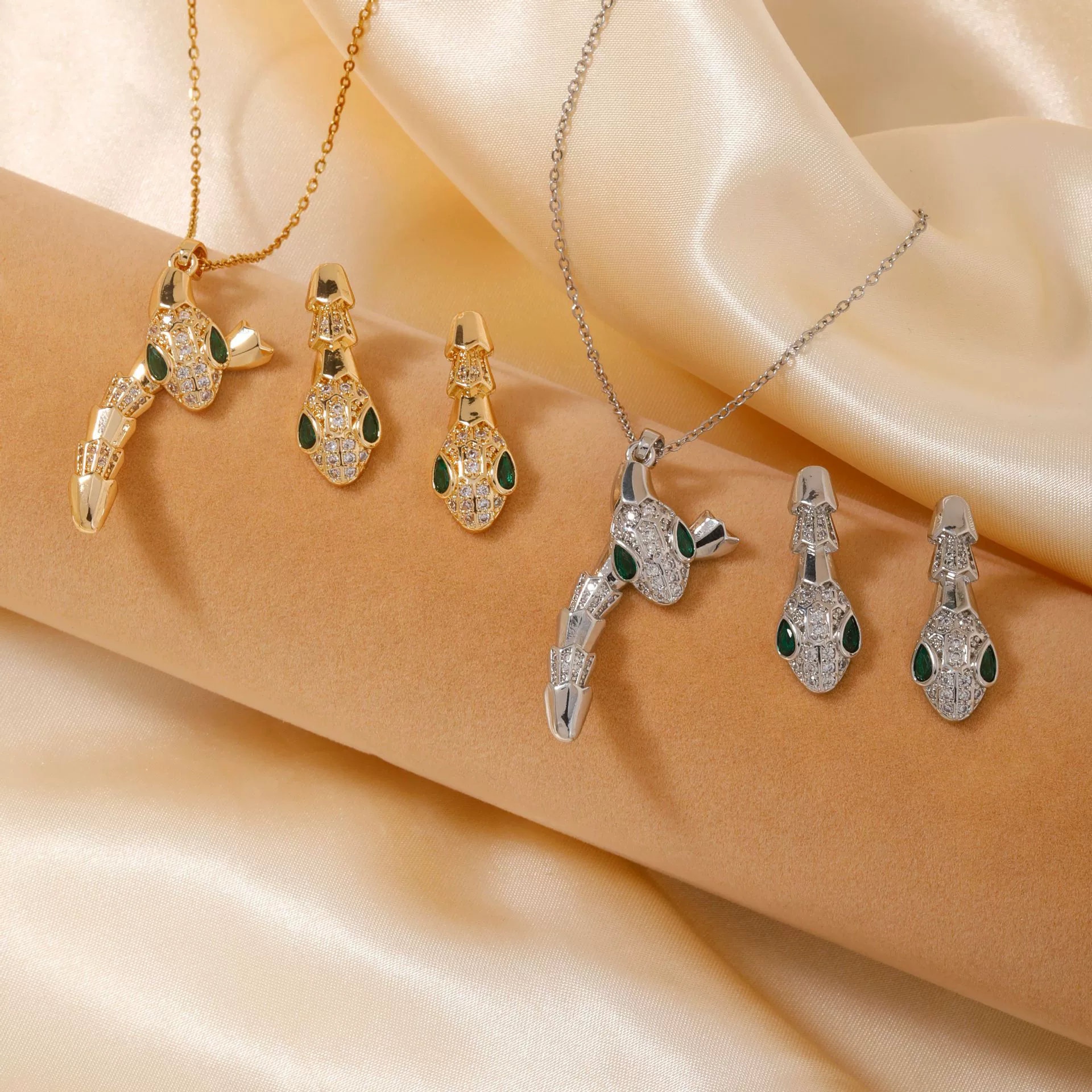 Wholesale Jewelry Vintage Animals Snake Copper Zircon Micro Inlay Pendant Necklace Earrings Suit With Electroplating - Image 4