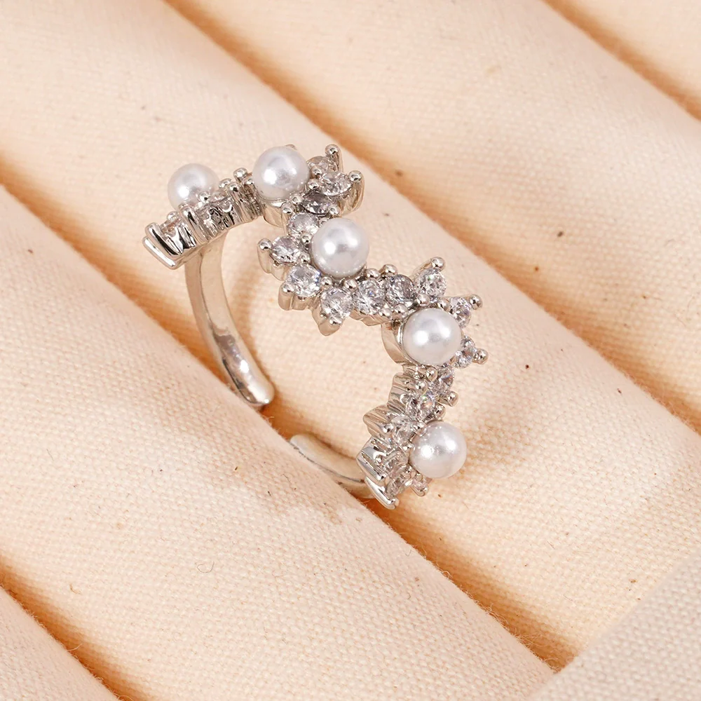 Wholesale Jewelry Women's Light Luxury Copper Fourleaf Clover Flower Ring With Electroplating - Image 11