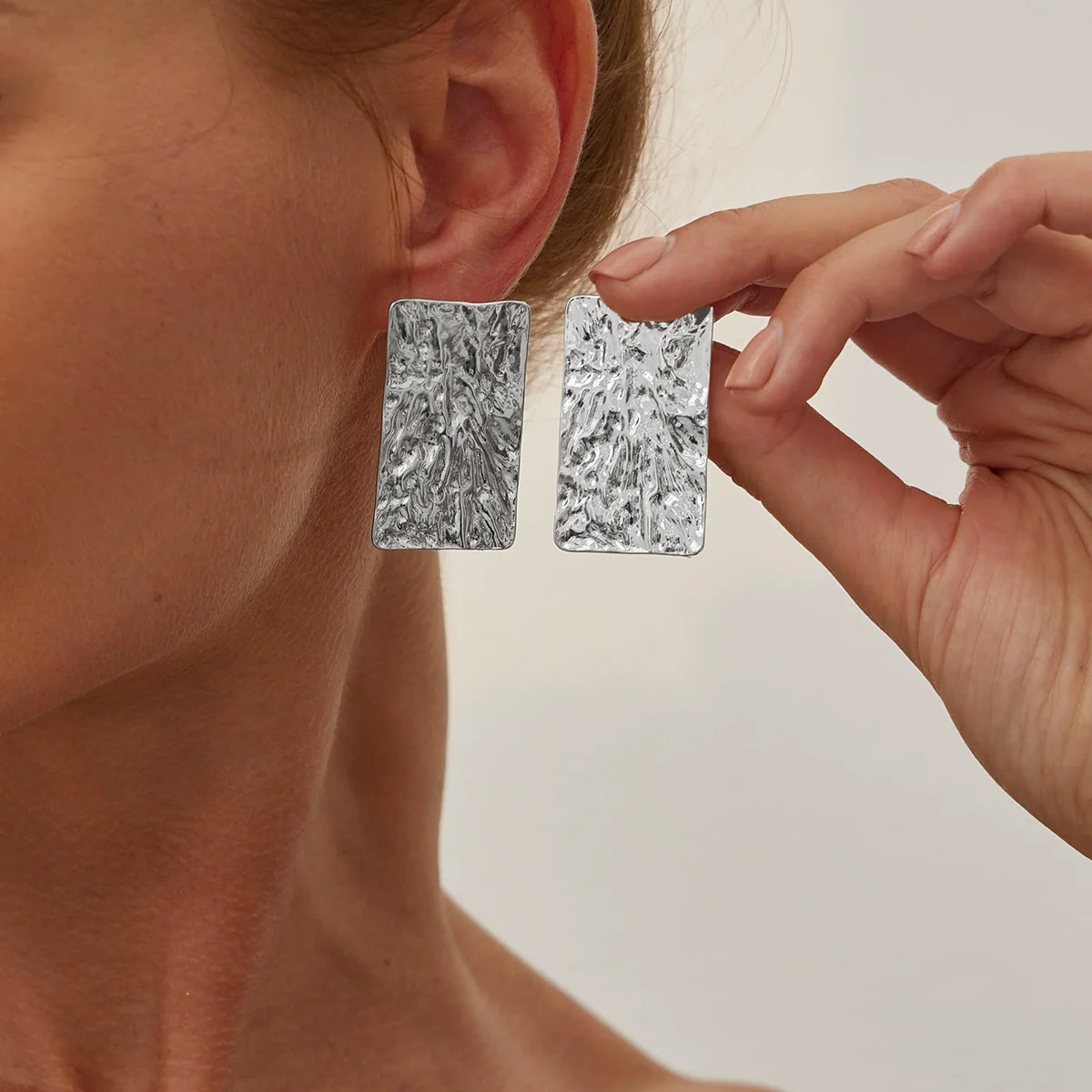 Wholesale Jewelry Zinc Alloy Geometric Metal Leaf Earrings With Electroplating And Ins Style - Image 18