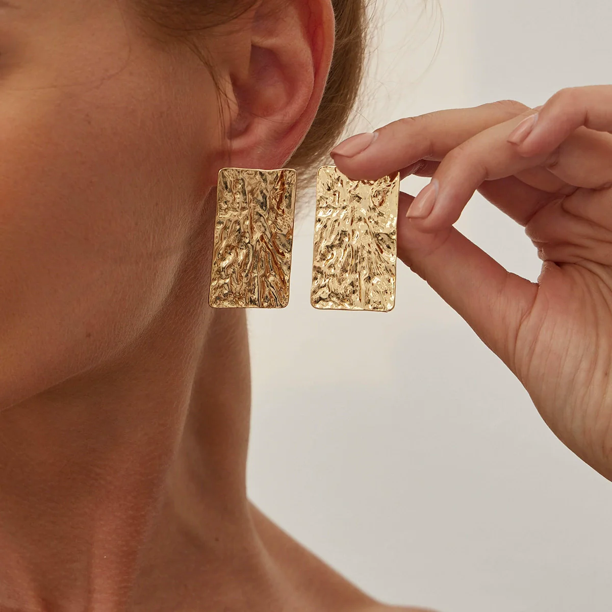 Wholesale Jewelry Zinc Alloy Geometric Metal Leaf Earrings With Electroplating And Ins Style - Image 2