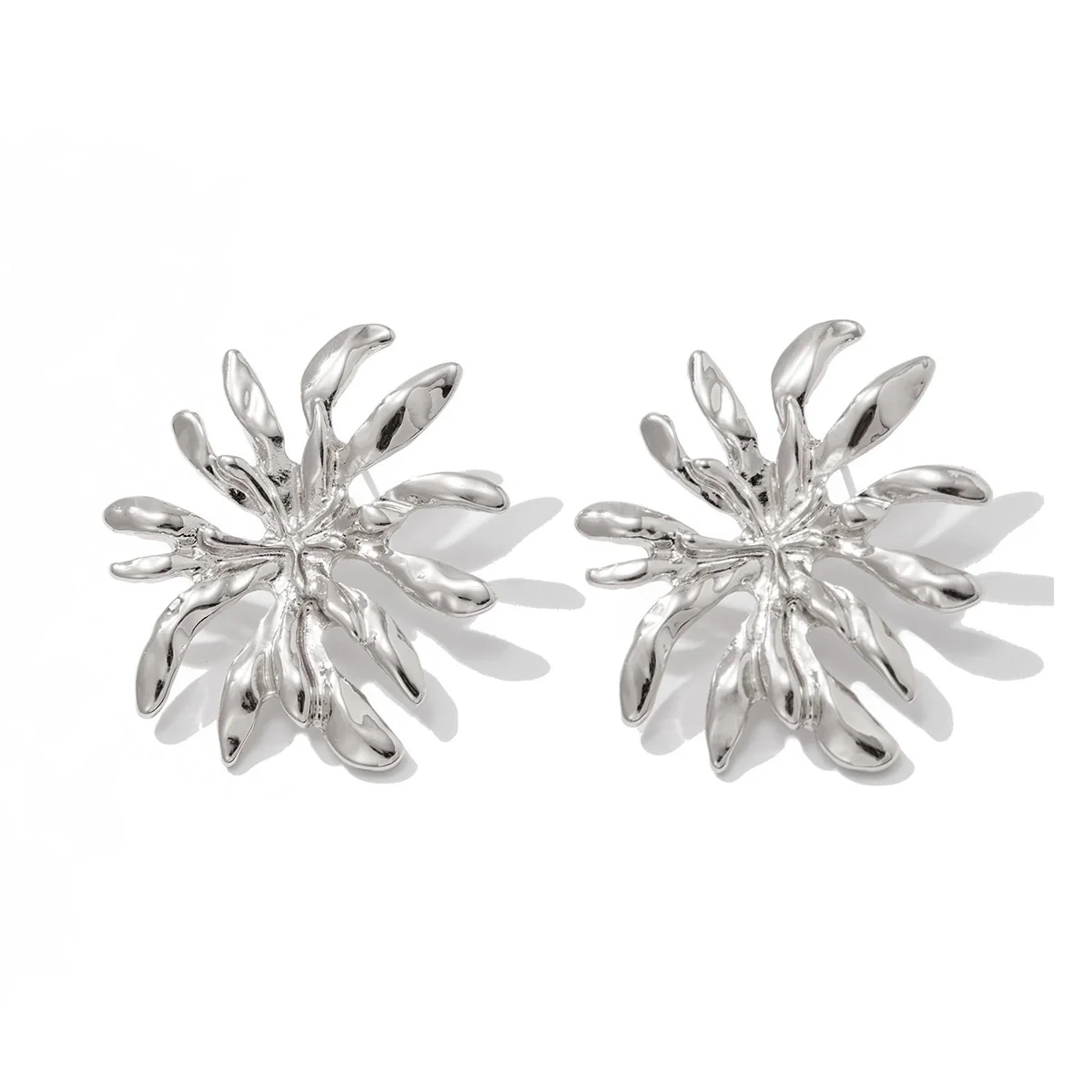 Wholesale Jewelry Zinc Alloy Geometric Metal Leaf Earrings With Electroplating And Ins Style - Image 5