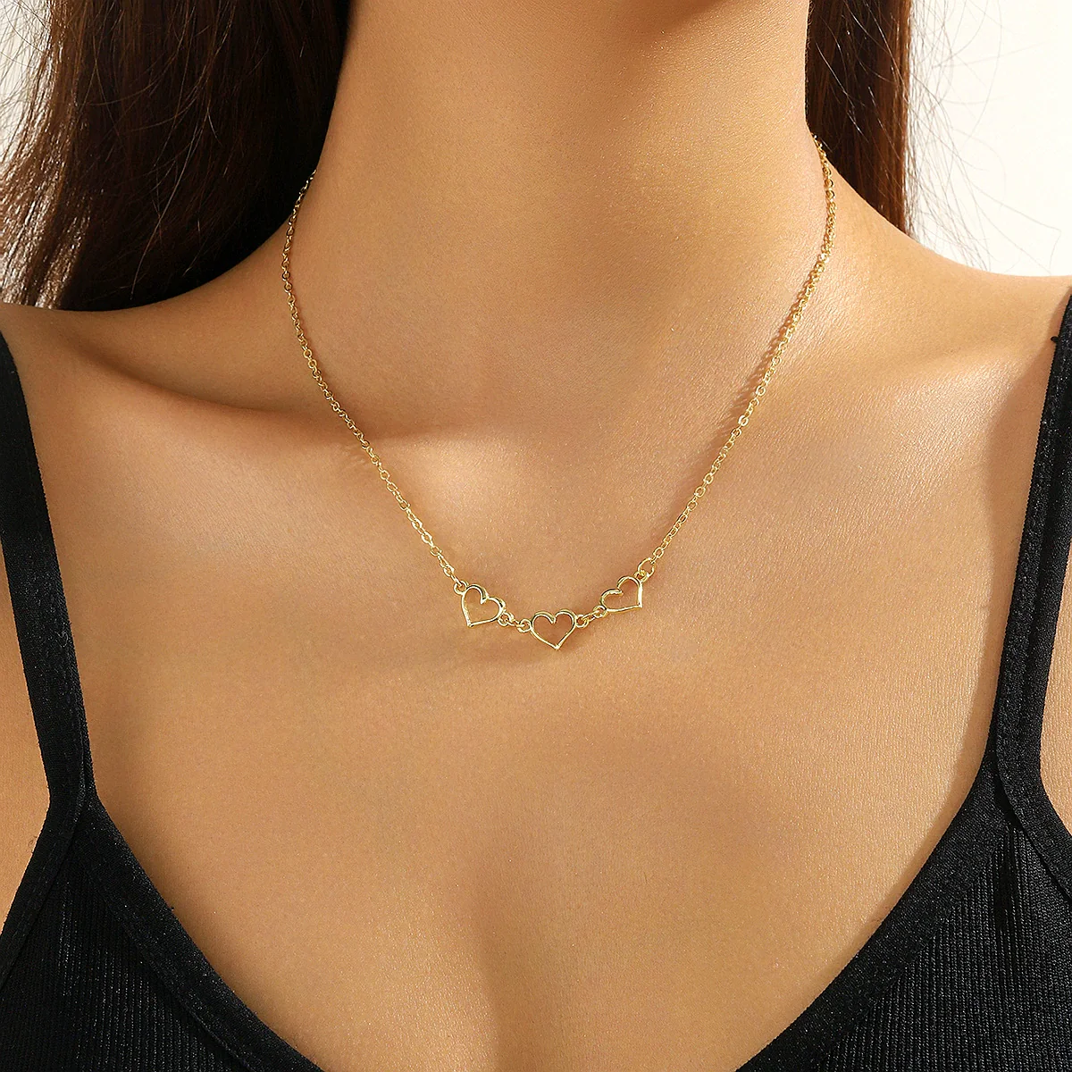 Wholesale Jewelry Zinc Alloy Heart Shape Electroplated Necklace For Women - Image 3