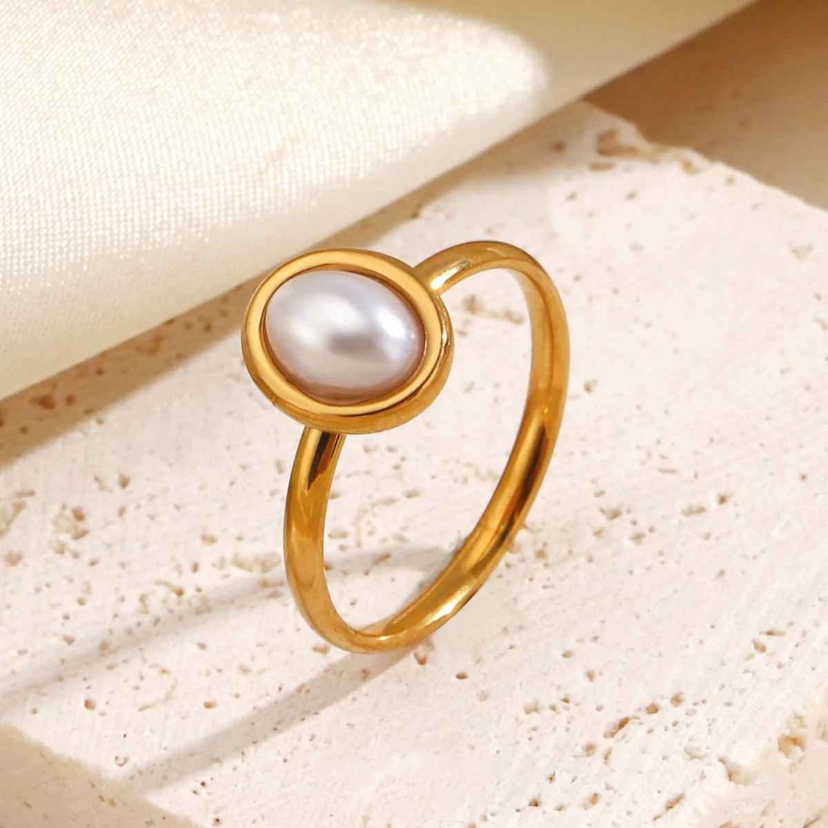 Wholesale Ladies Geometric Oval Stainless Steel Ring With Imitation Pearl Inlay And Electroplating - Image 3