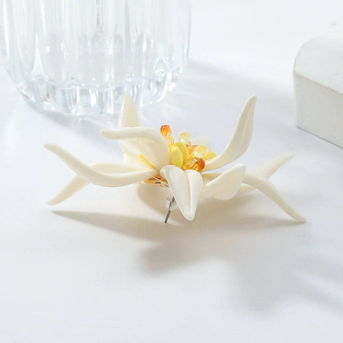 Wholesale Ladies Jewelry Set With Exaggerated Flower Acrylic Earrings Necklace Bracelet In Geometric Style And Bamboo Chain - Image 3