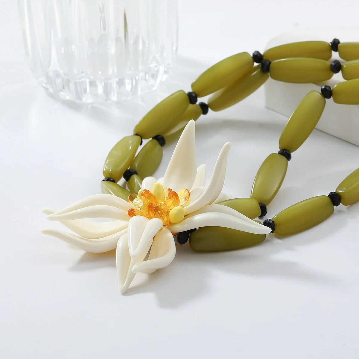 Wholesale Ladies Jewelry Set With Exaggerated Flower Acrylic Earrings Necklace Bracelet In Geometric Style And Bamboo Chain - Image 4