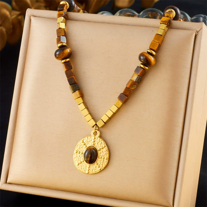 Wholesale Ladies Stainless Steel Heartshaped Pendant Necklace With Electroplating Process And Vintage Design - Image 35