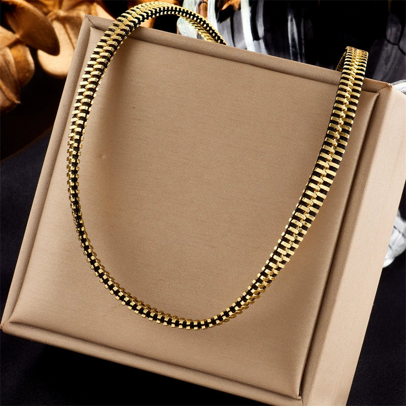 Wholesale Ladies Stainless Steel Heartshaped Pendant Necklace With Electroplating Process And Vintage Design - Image 55
