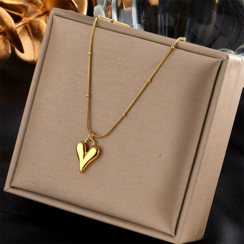 Wholesale Ladies Stainless Steel Heartshaped Pendant Necklace With Electroplating Process And Vintage Design - Image 7